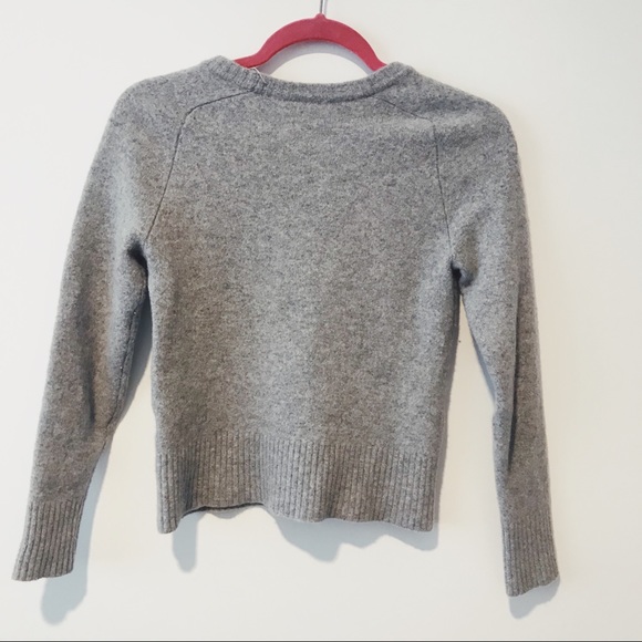 *SOLD* Gray crew neck sweater - Picture 2 of 3